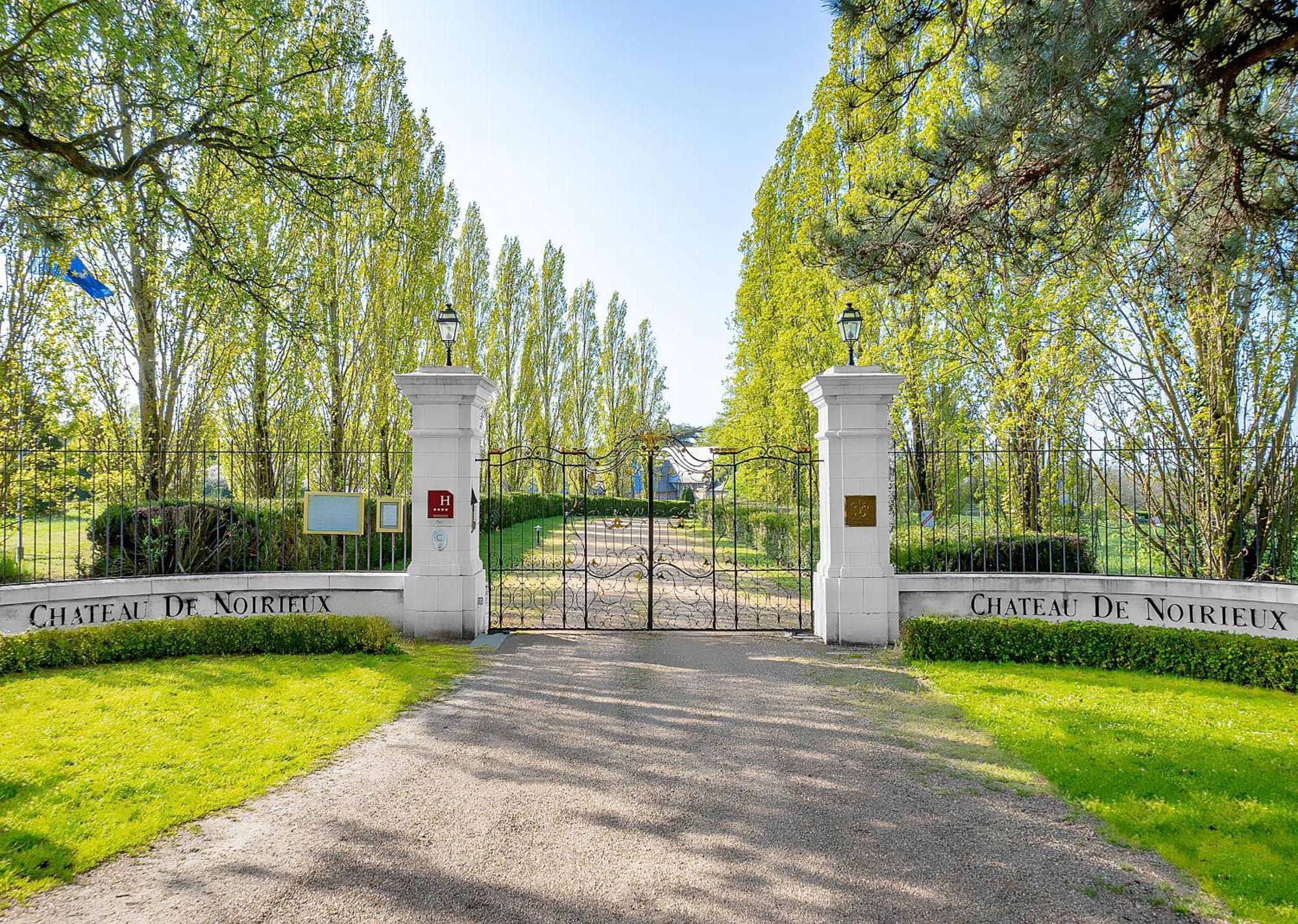 Chateau De Noirieux Briollay Exteriér fotografie